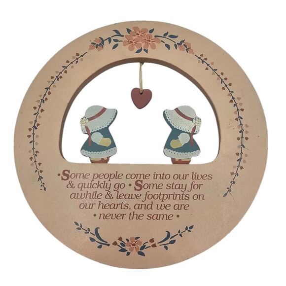 Vintage Cottagecore Hand painted Wooden Plaque The Giving Company Friendship - Picture 1 of 5